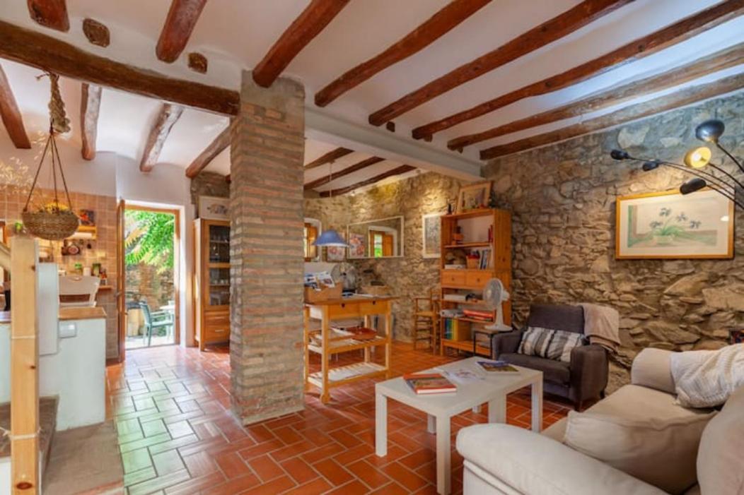 Cal Joanet, Acollidora Caseta A Casa vacanze *